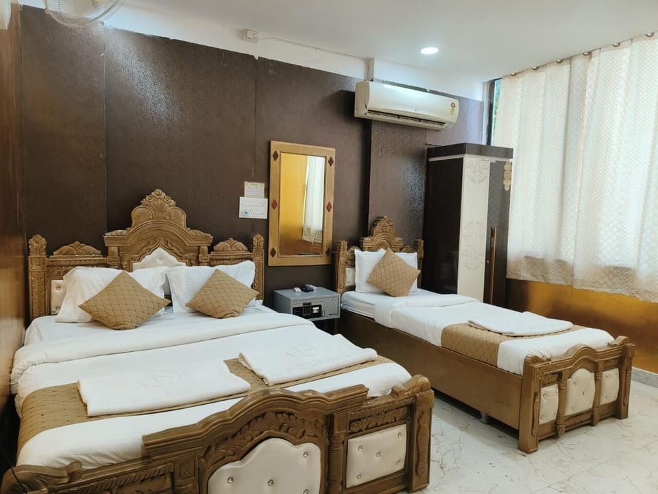 Classic Double Room, Garden View | Desk, WiFi (free)