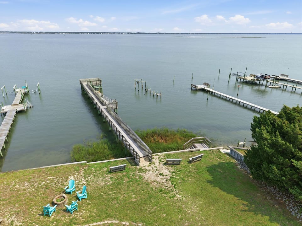 Take in the peaceful beauty of Emerald Isle with easy access to sound side views, waterfront scenery, and a perfect spot to enjoy the coastal breeze