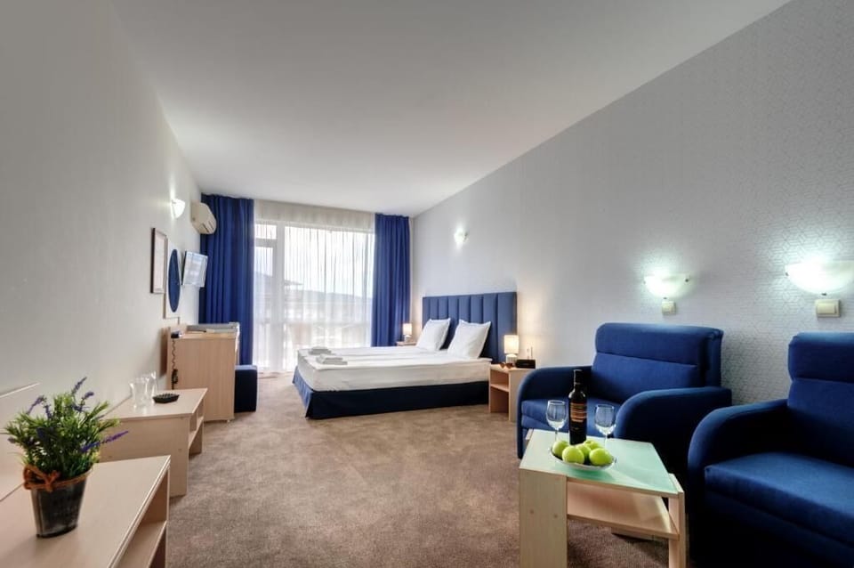 Double Room, Balcony, Garden View | Desk, WiFi (free)