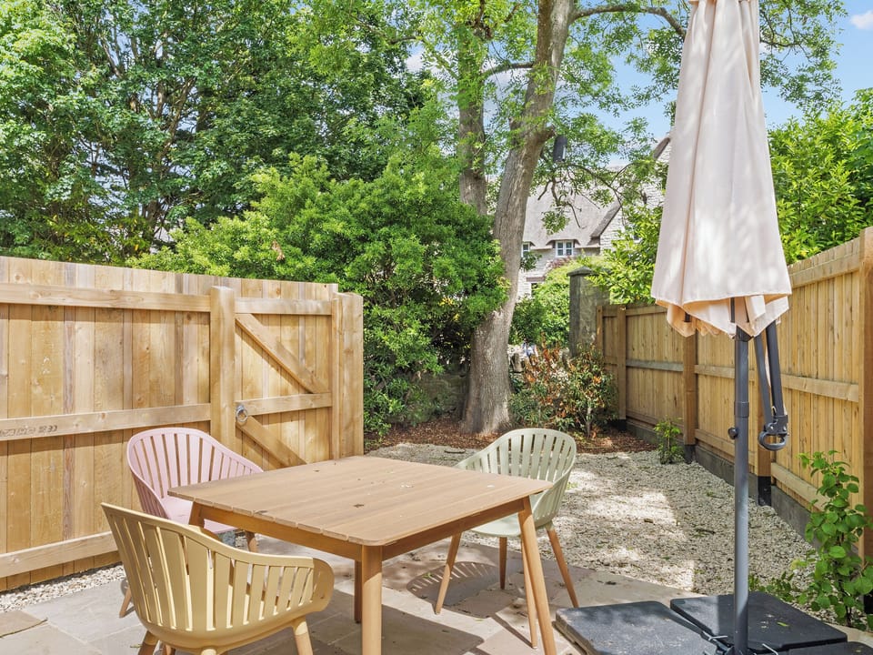 Sitting-out-area | The Harness Barn - Sunray Cottages, Weymouth