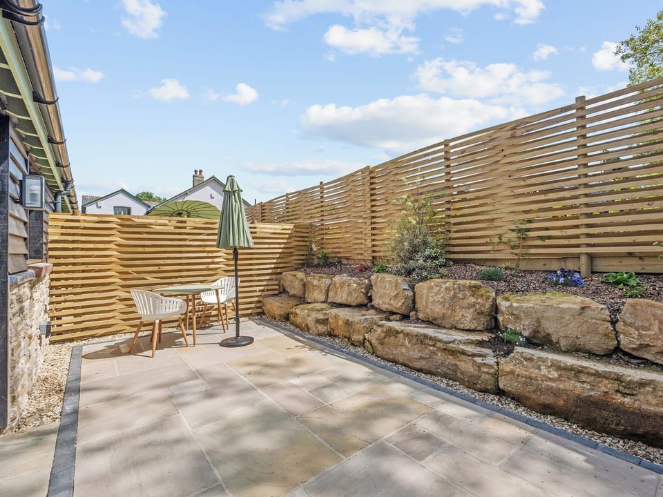 Sitting-out-area | Solstice Stables - Sunray Cottages, Dorset, Weymouth, Osmington