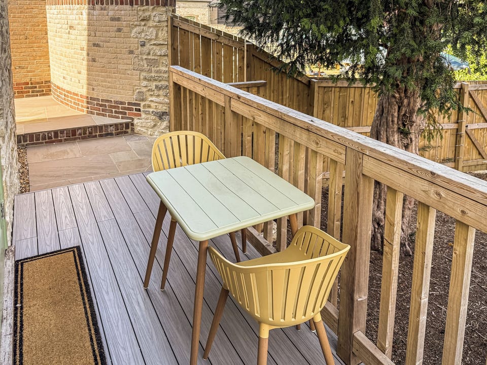 Decking | Suncrest Cottage - Sunray Cottages, Weymouth