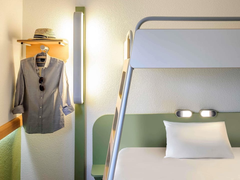 Triple Room, Multiple Beds | Desk, soundproofing, iron/ironing board, cribs/infant beds