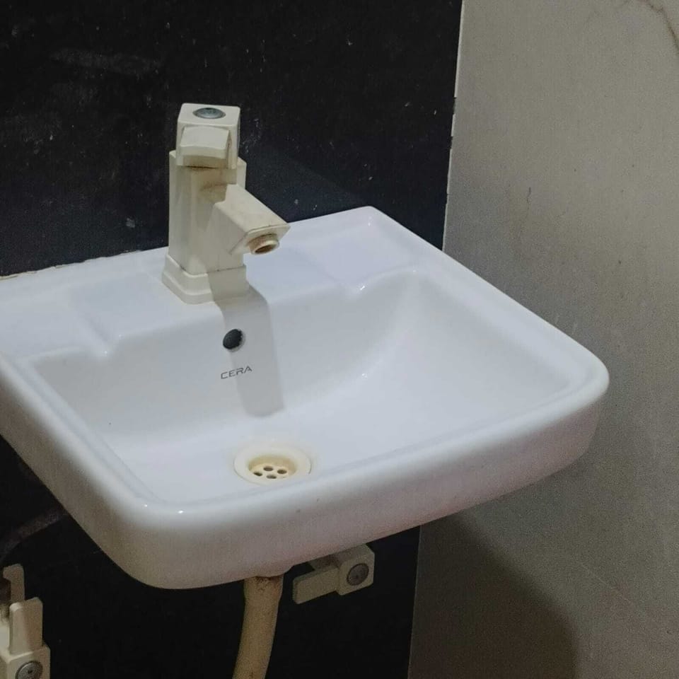 Standard Room, Air conditioning | Bathroom | Shower, towels, soap, shampoo