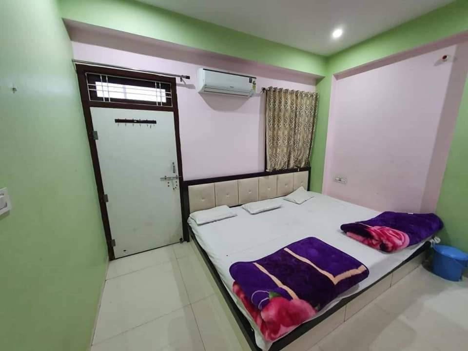 Family Room | Laptop workspace, rollaway beds (surcharge), WiFi (free), bed sheets