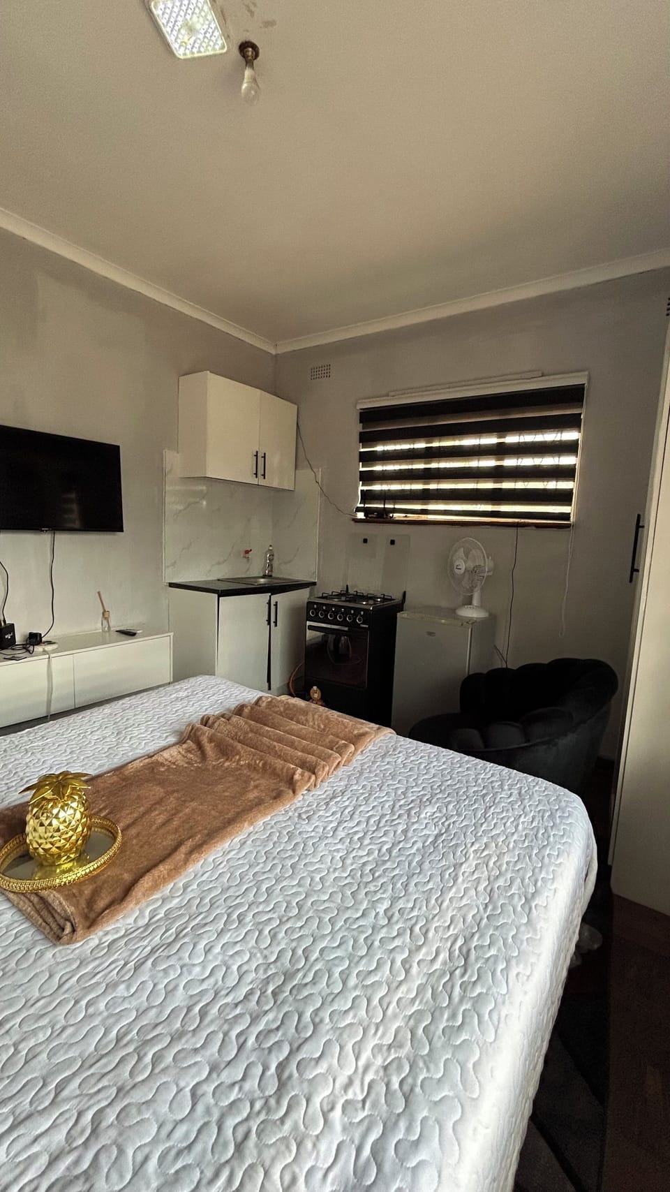 Comfort Double Room | In-room safe, iron/ironing board, WiFi (free)
