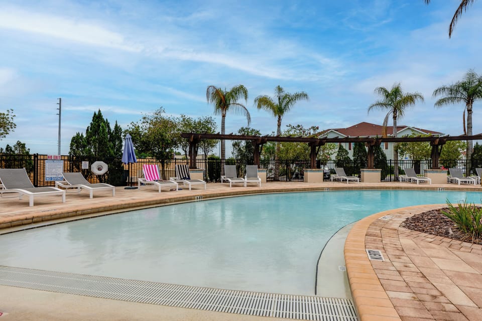 West Lucaya Resort | Community Amenities