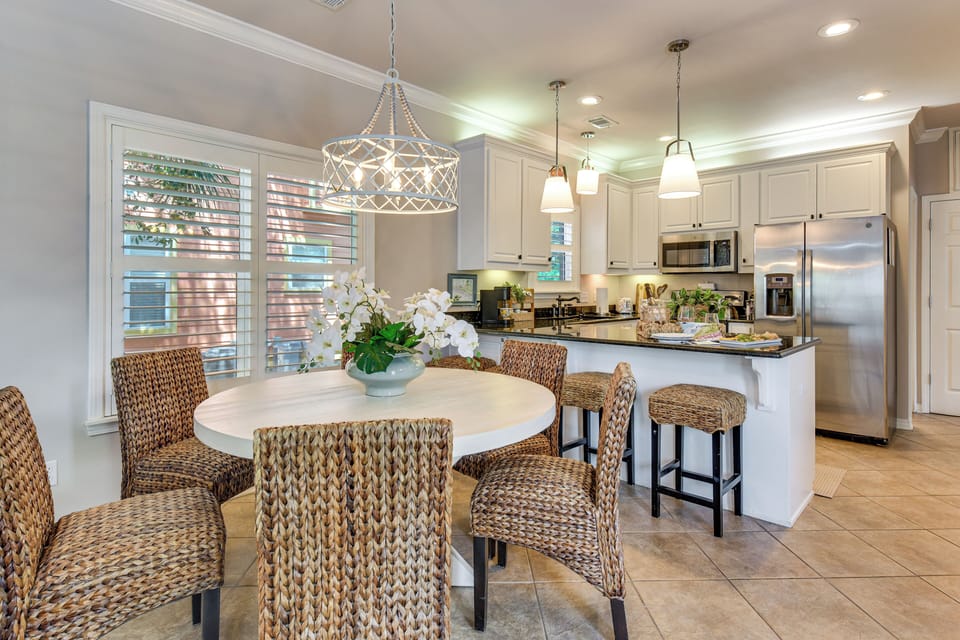 Kitchen & Dining Area | 1st Floor