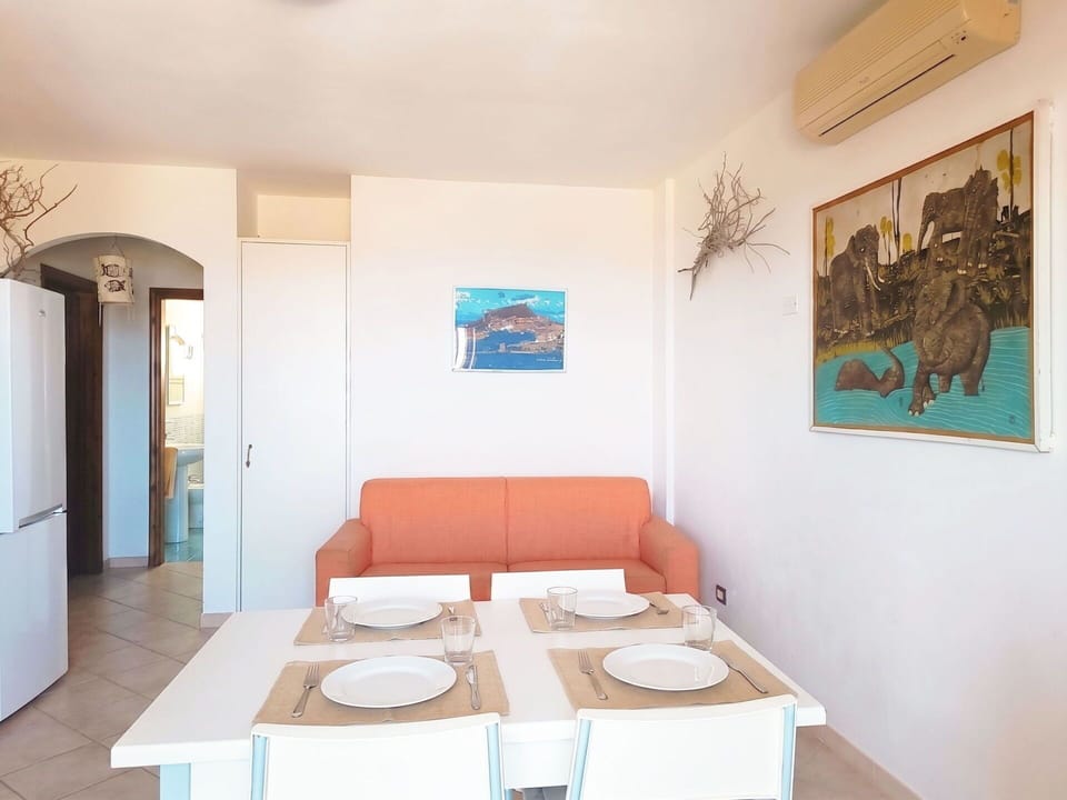 Swimming Pool, Balcony, Apartment, Resort, Estate, Villa, Hotel, Hacienda, Resort Town, Courtyard