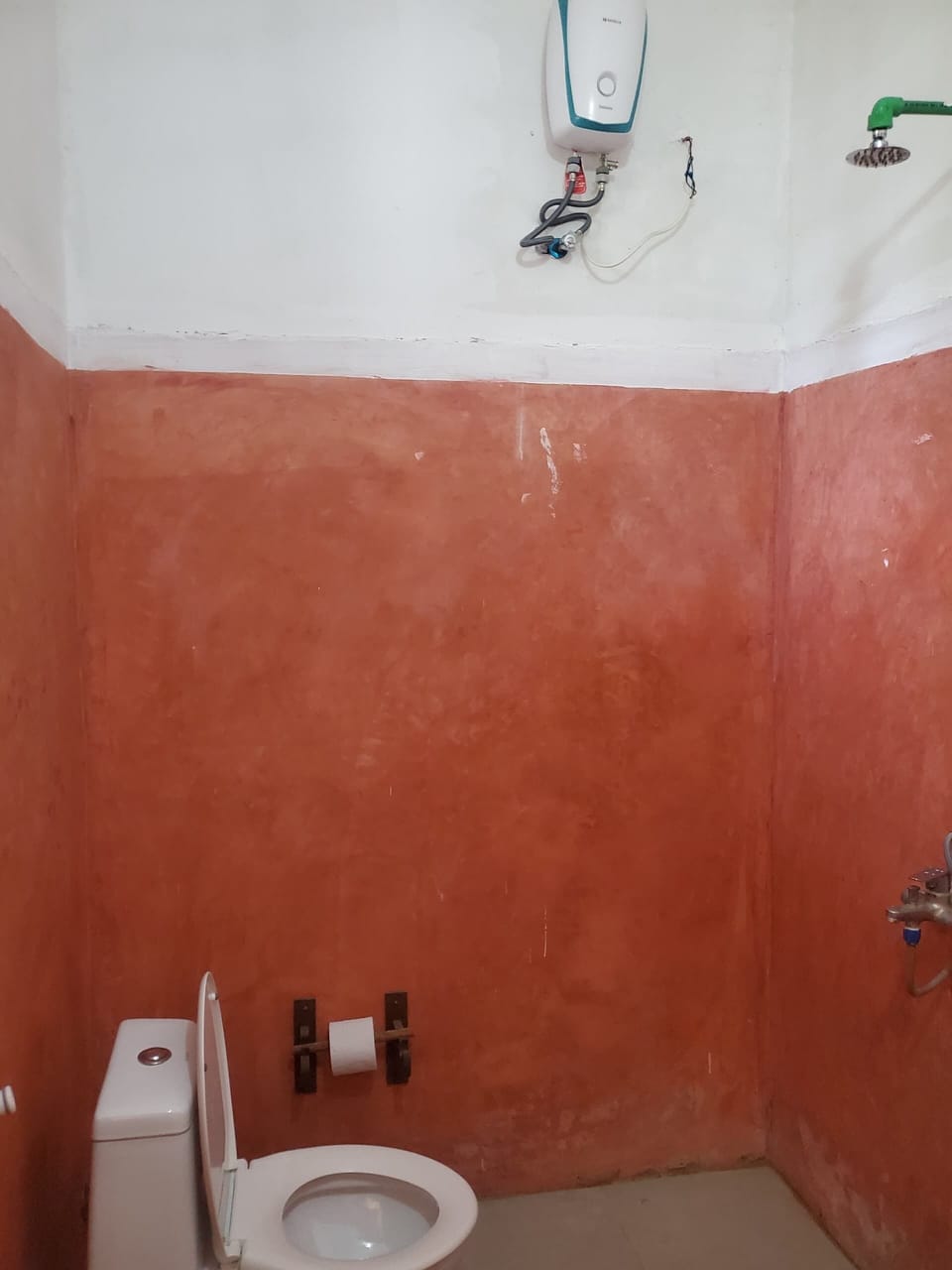 Single Room, Balcony | Bathroom | Shower, free toiletries, towels, soap