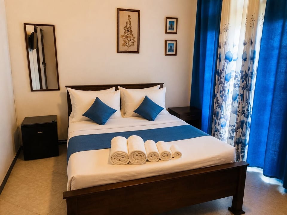 Minibar, in-room safe, iron/ironing board, WiFi (free)