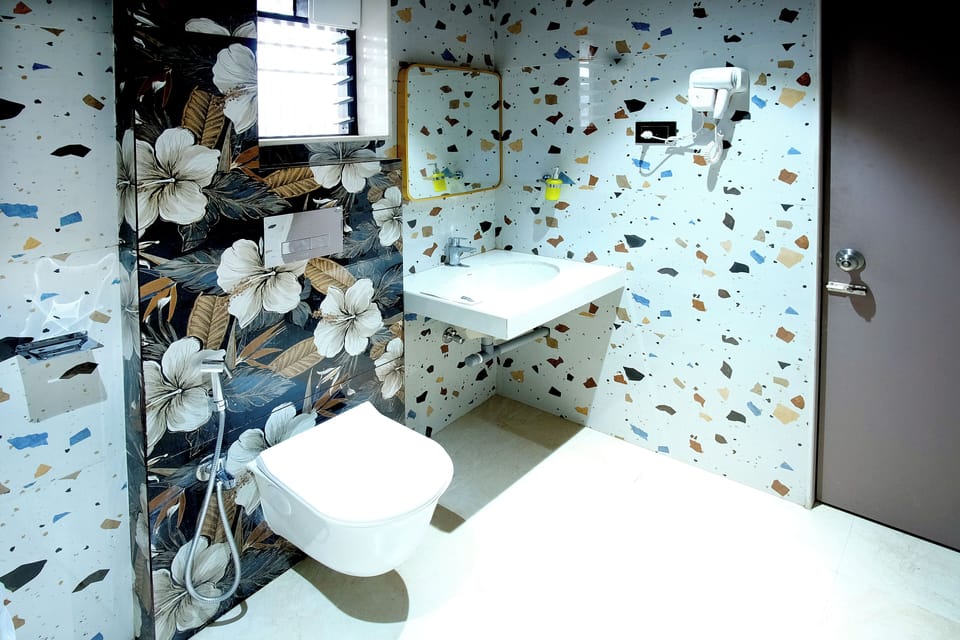 Standard Room | Bathroom | Shower, free toiletries, towels, soap