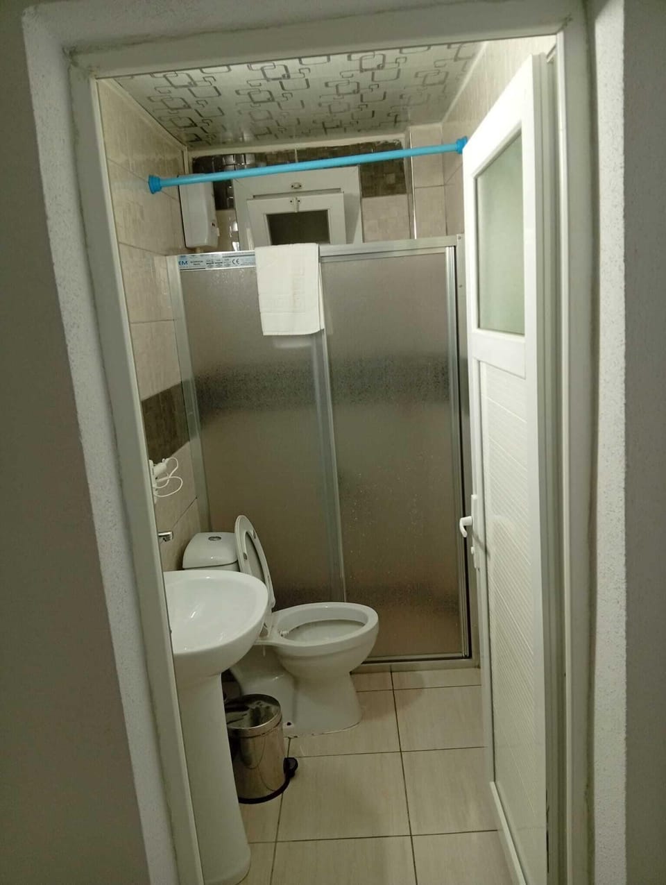 Basic Room, Balcony | Bathroom | Hair dryer, towels, soap, shampoo