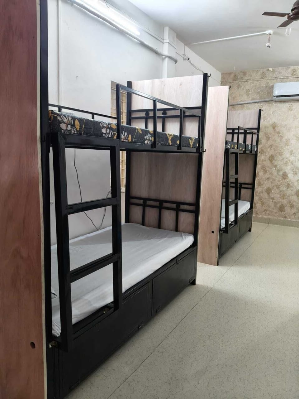 Standard Apartment | Laptop workspace, WiFi (free)