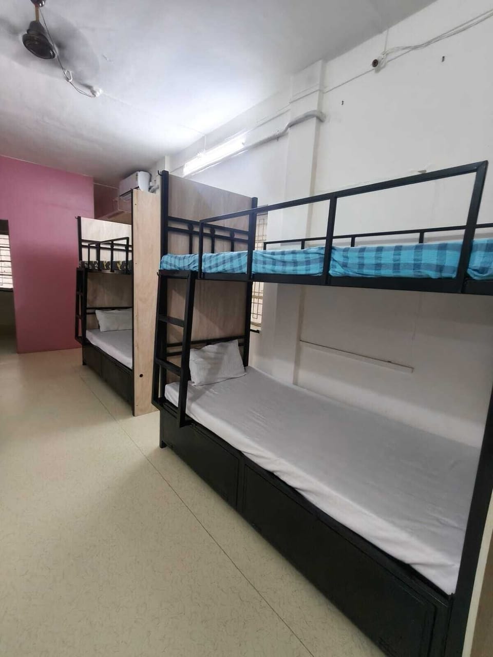 Standard Apartment | Laptop workspace, WiFi (free)