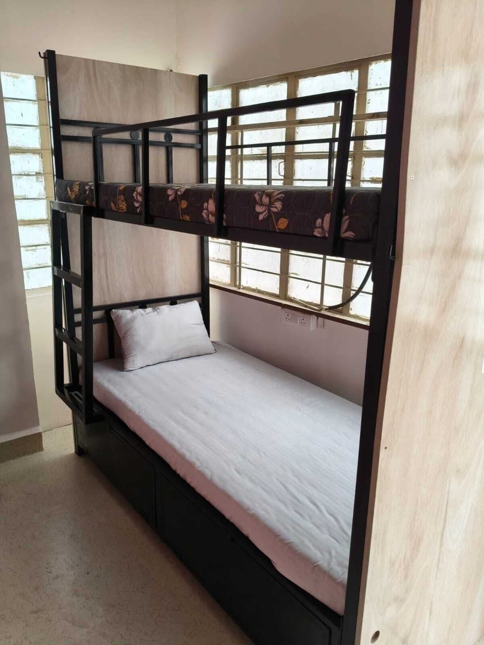 Standard Apartment | Laptop workspace, WiFi (free)