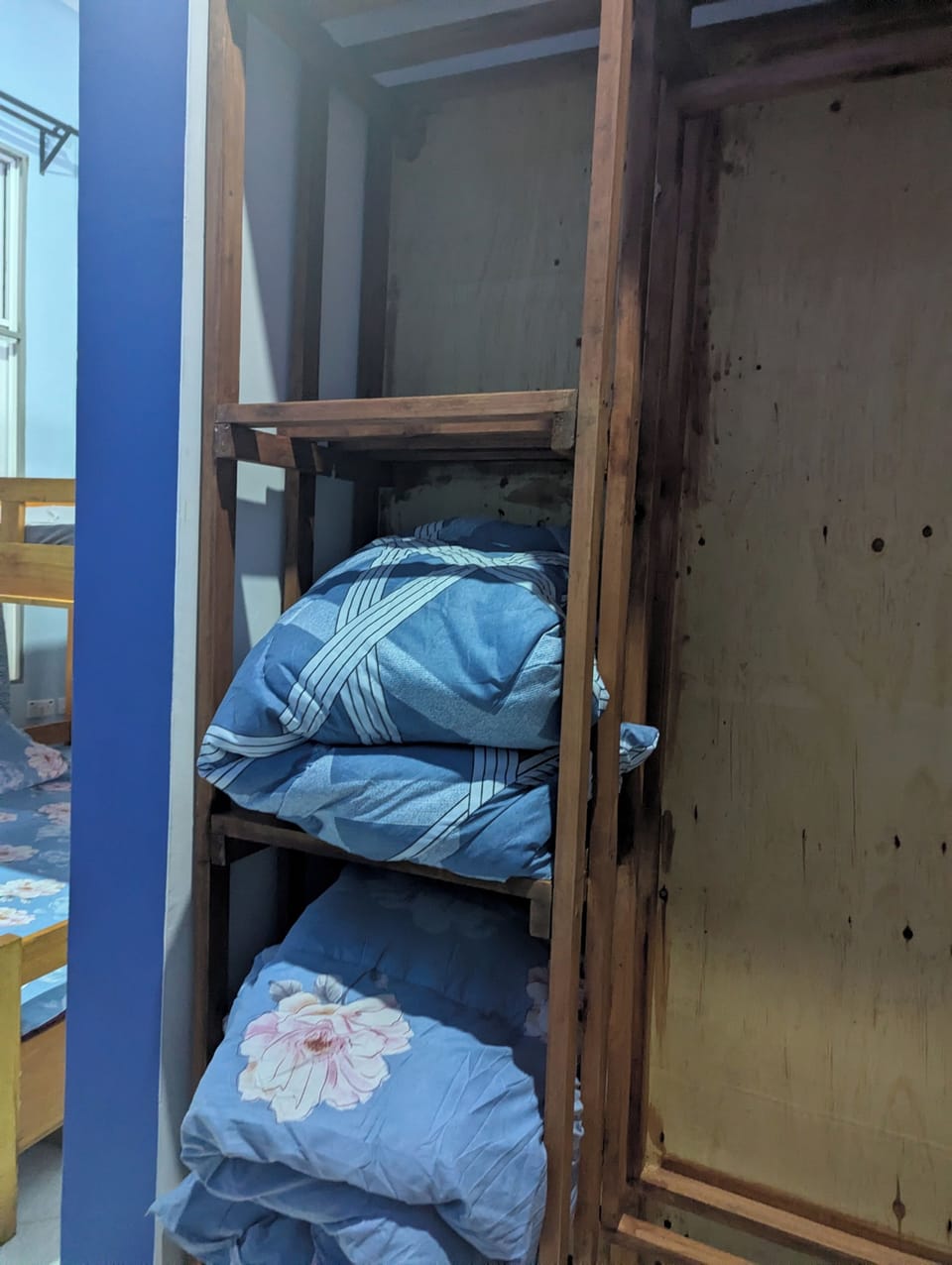 Desk, iron/ironing board, WiFi (free)
