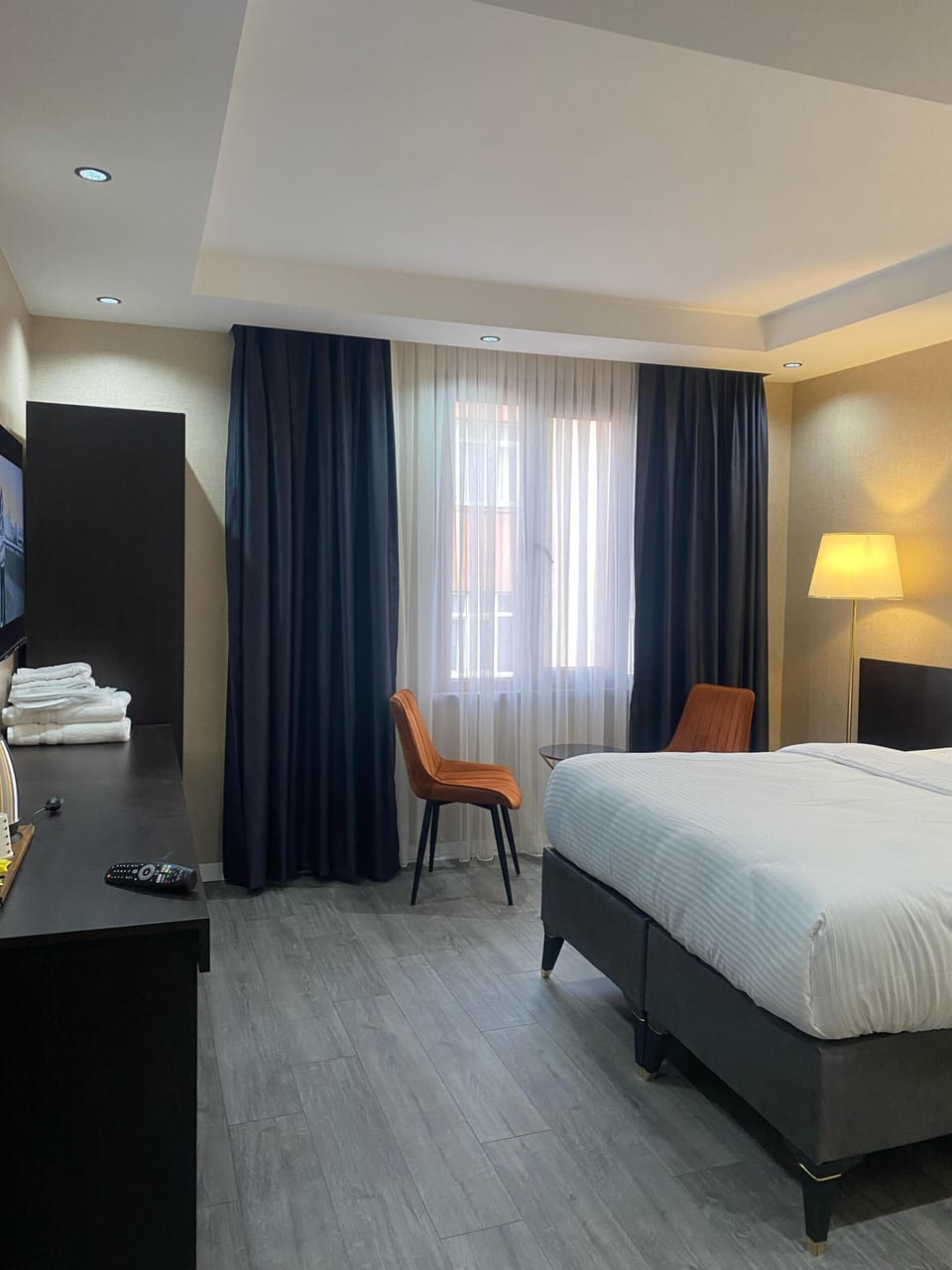 Economy Room, Courtyard View | Egyptian cotton sheets, premium bedding, Select Comfort beds, minibar