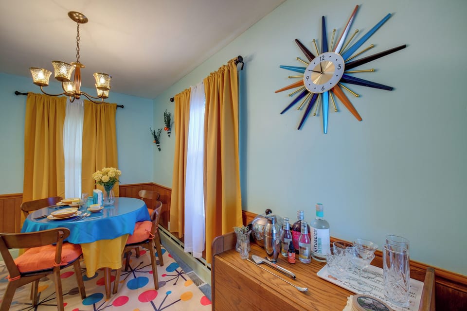 Vintage MCM Charm Modern Comforts West Akron Cottage in Akron