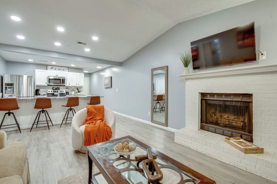 House (6 Bedrooms) | Interior