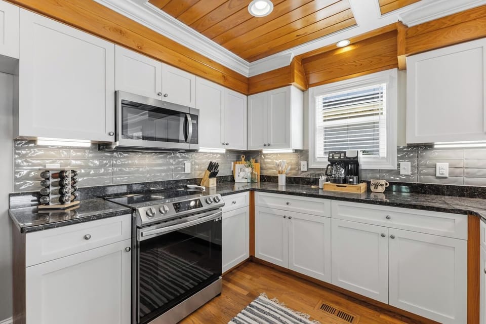 Sandman by the Sea | Second Floor Kitchen