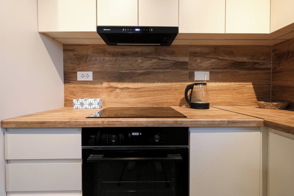 Comfort Apartment, Balcony, Beach View | Private kitchen