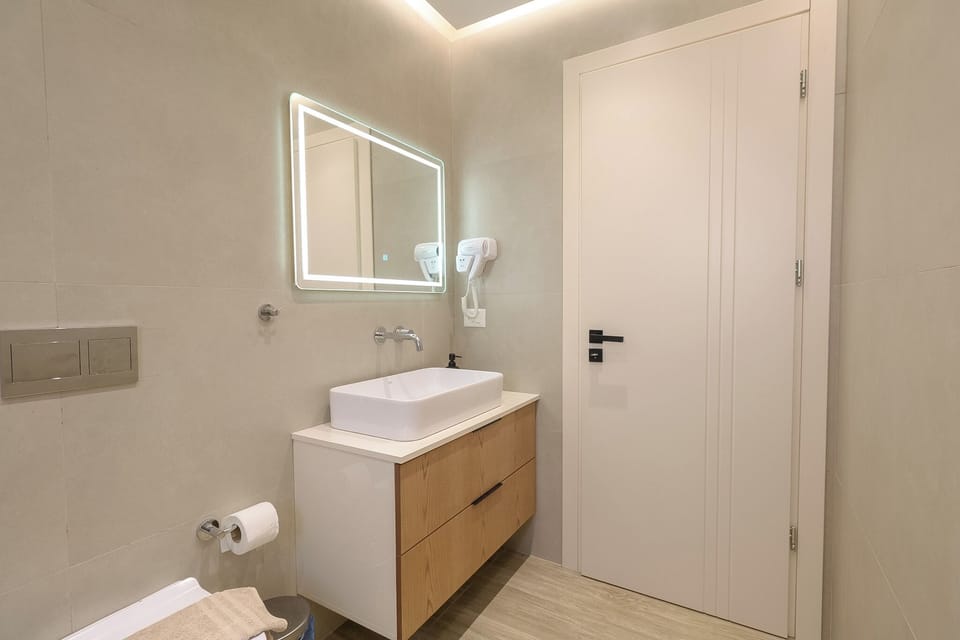 Milica Apartment Hotel in Ksamil