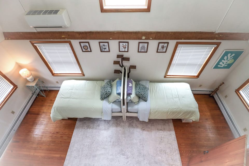 A favorite for kids and families with two Twin beds