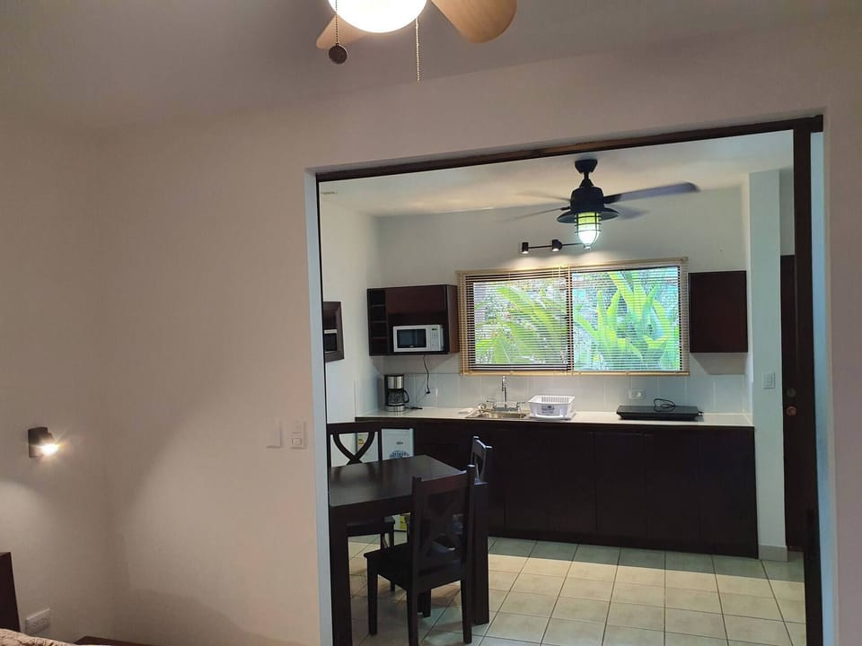 Studio, 1 Bedroom | Private kitchen