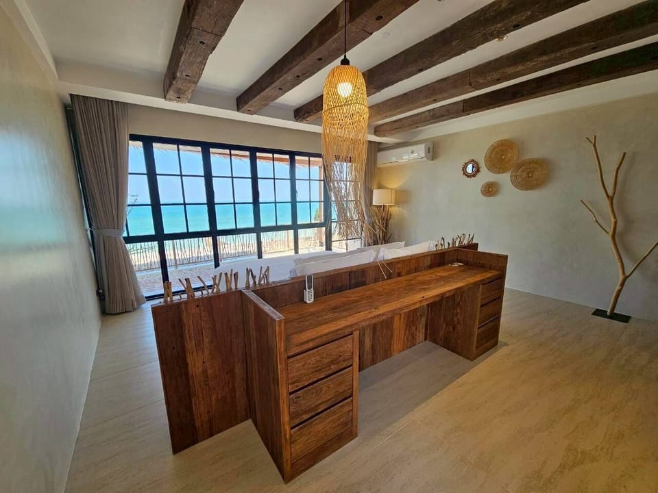 Deluxe House, Balcony, Sea View | Interior