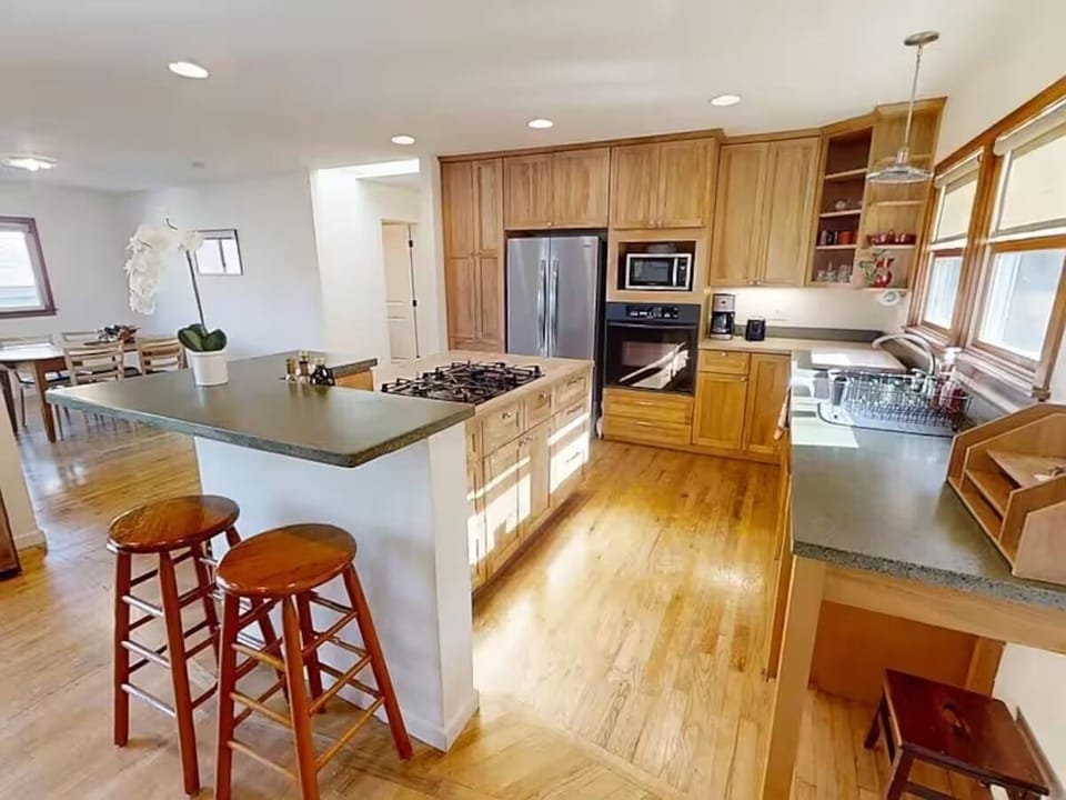 Fully equipped kitchen with everything you'll need before and after exploring Wi