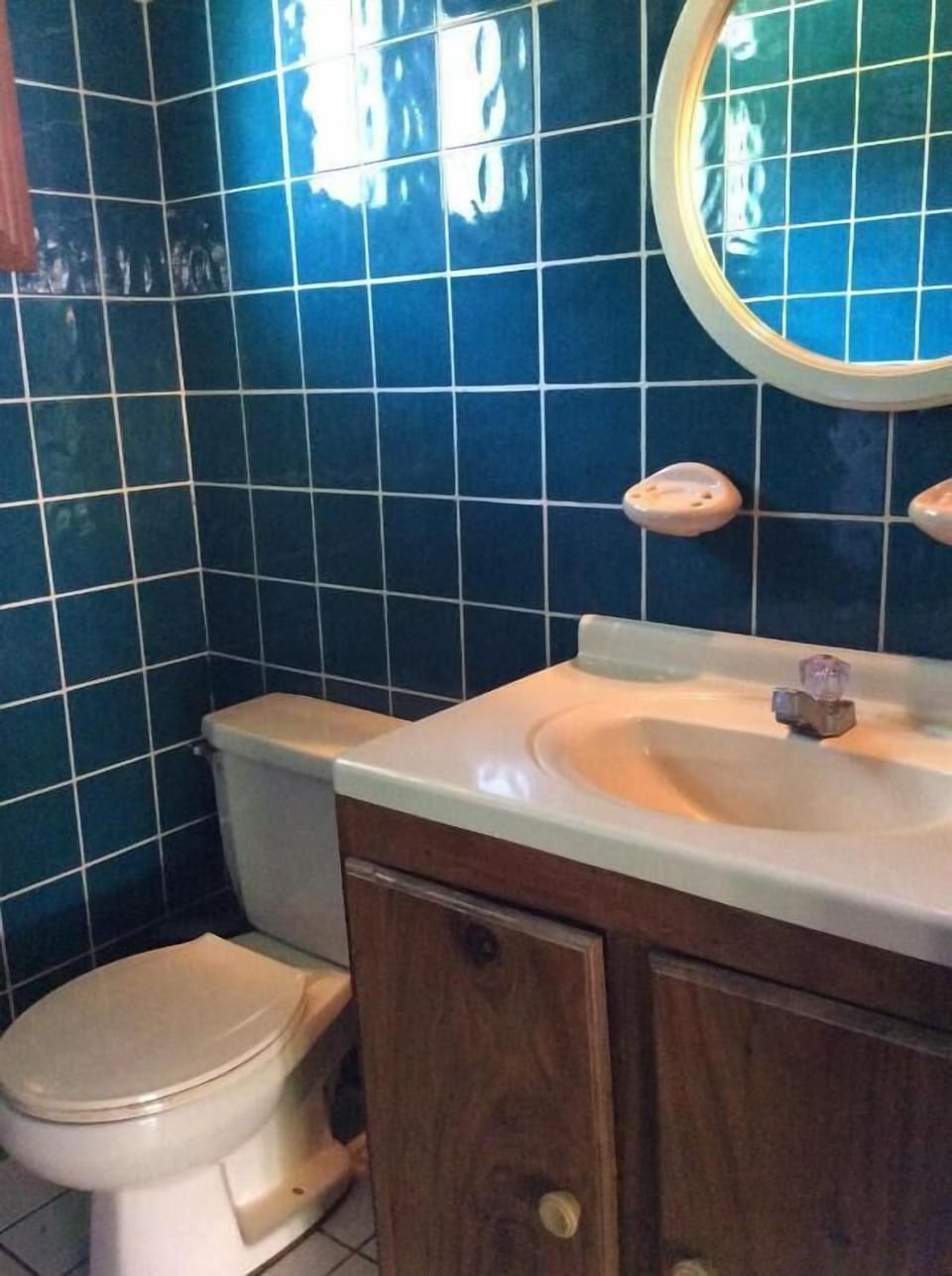 Shower, towels, toilet paper