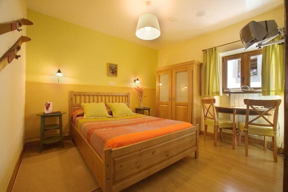 Standard Double Room | WiFi (free)