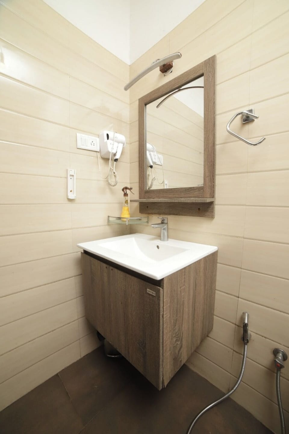 Family Room | Bathroom | Free toiletries, towels, soap, shampoo