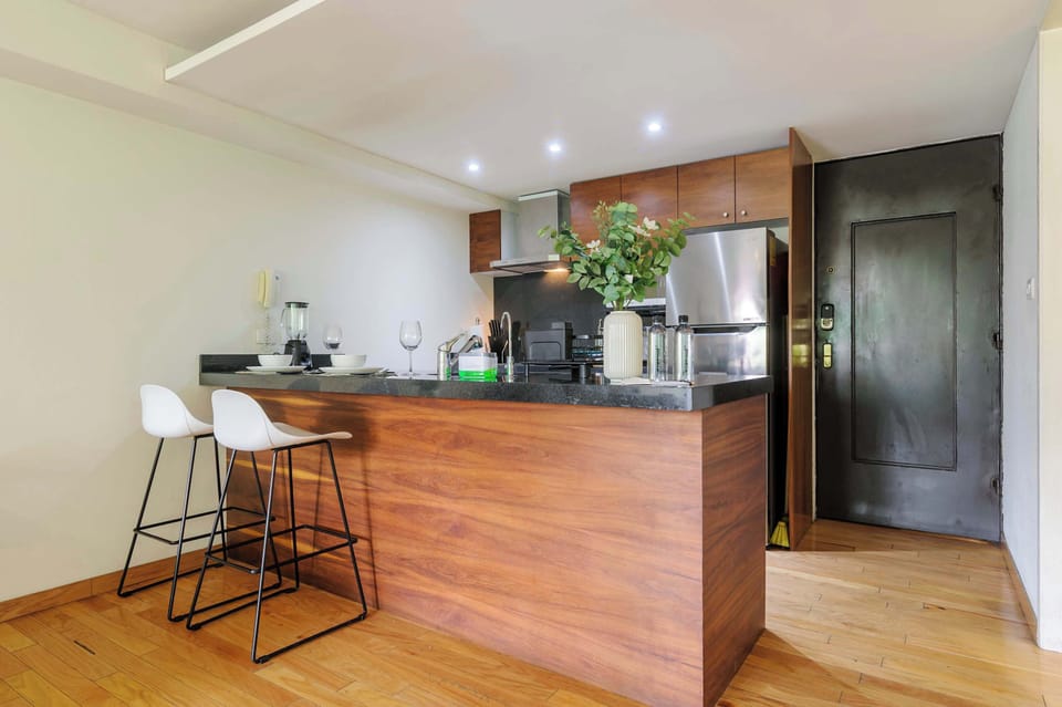 Modern and well-equipped kitchen