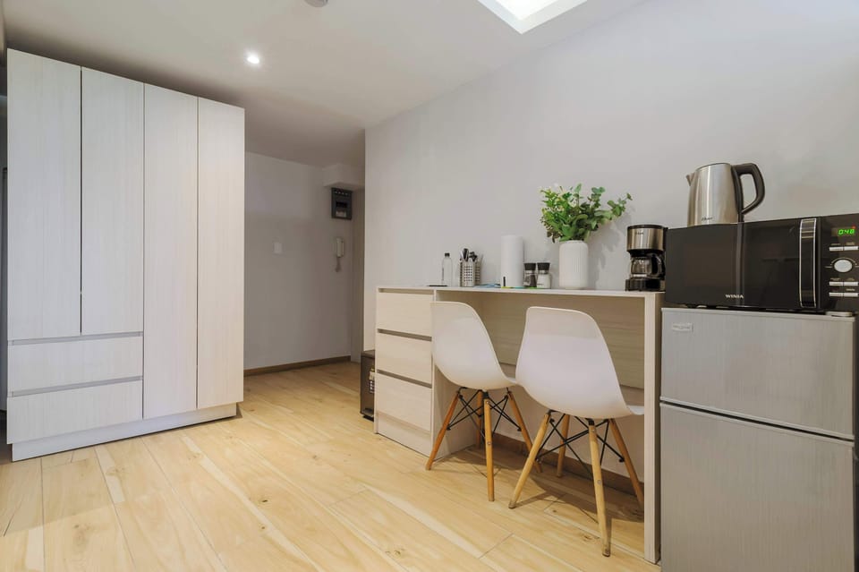 Dining area with modern finishes.