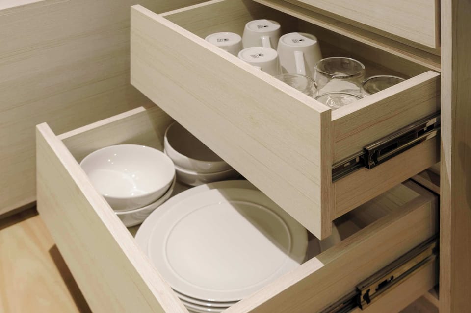 Plates, bowls, and tableware