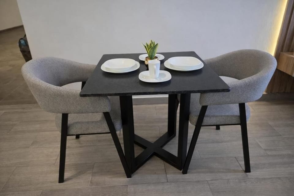 Comfort Apartment, City View | Dining