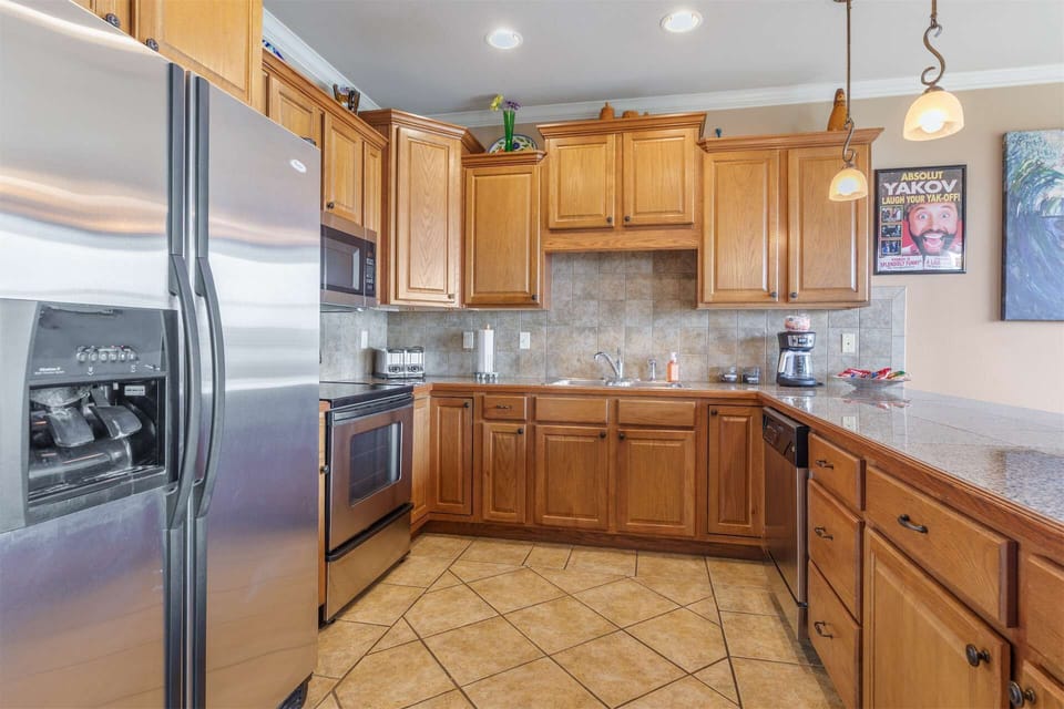 Condo, Multiple Beds (The Laughing Pointe) | Private kitchen