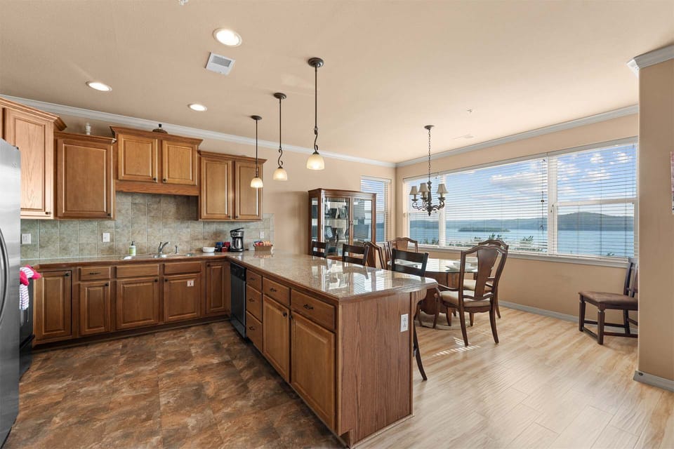 Condo, Multiple Beds (Smirnoff Pointe) | Private kitchen