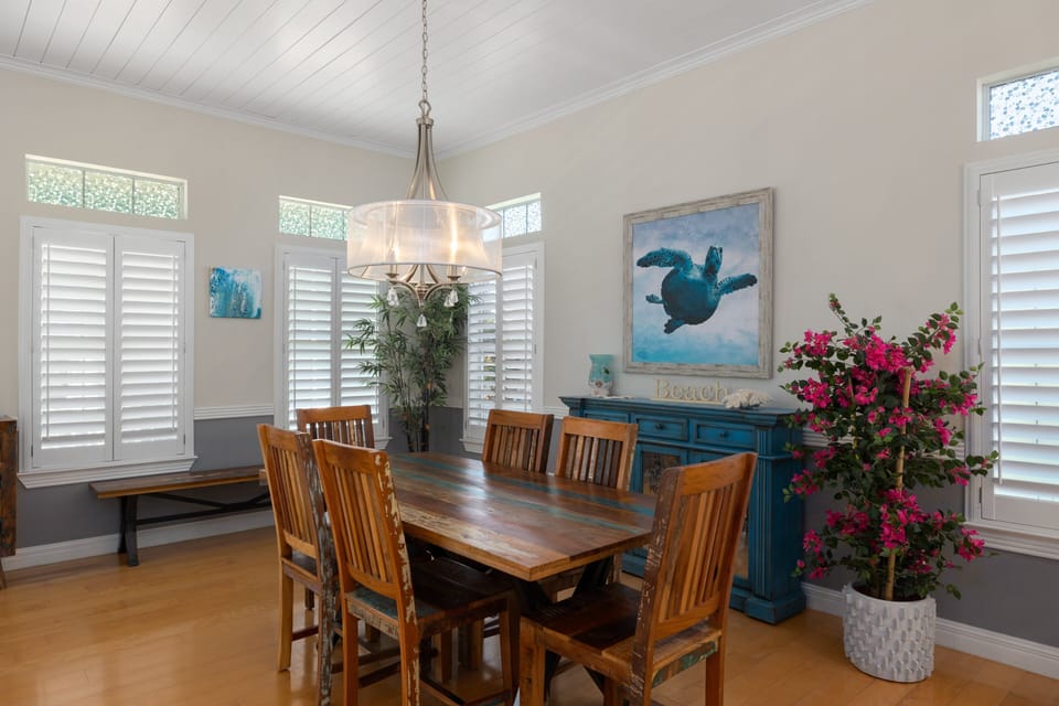 Share memorable meals around the dining table before heading back out to enjoy South Padre Island.