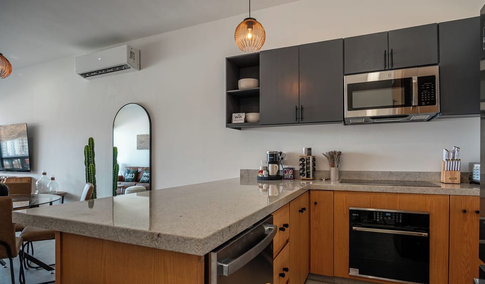 Deluxe Condo, 2 Bedrooms, City View, Ground Floor | Private kitchen | Full-size fridge, microwave, oven, stovetop