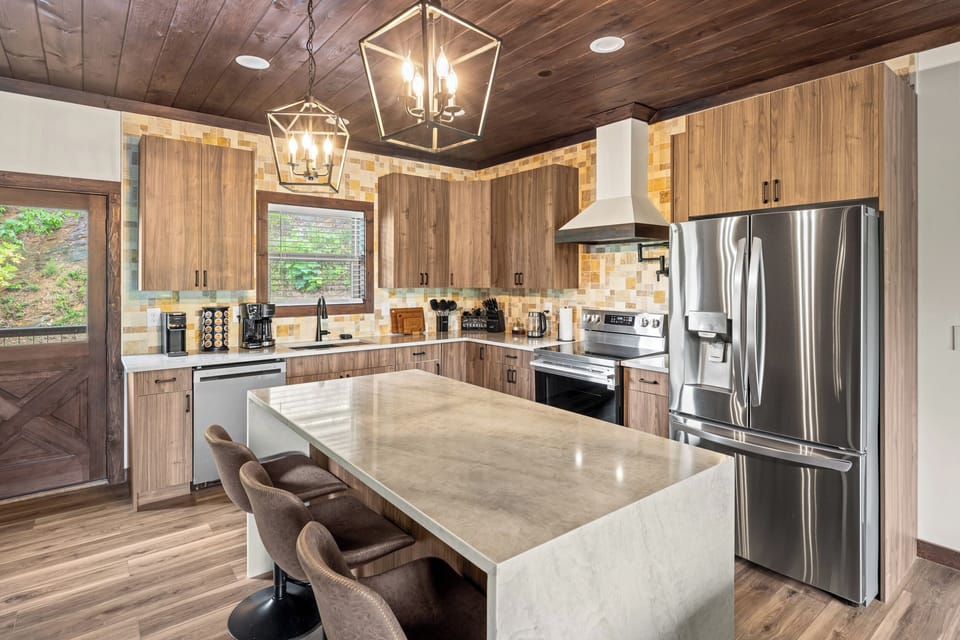 fully equipped kitchen 
