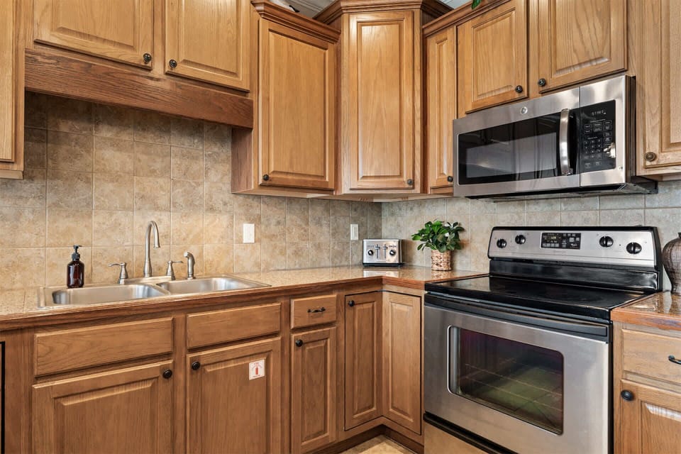 Condo, Multiple Beds (The Red Curtain) | Private kitchen