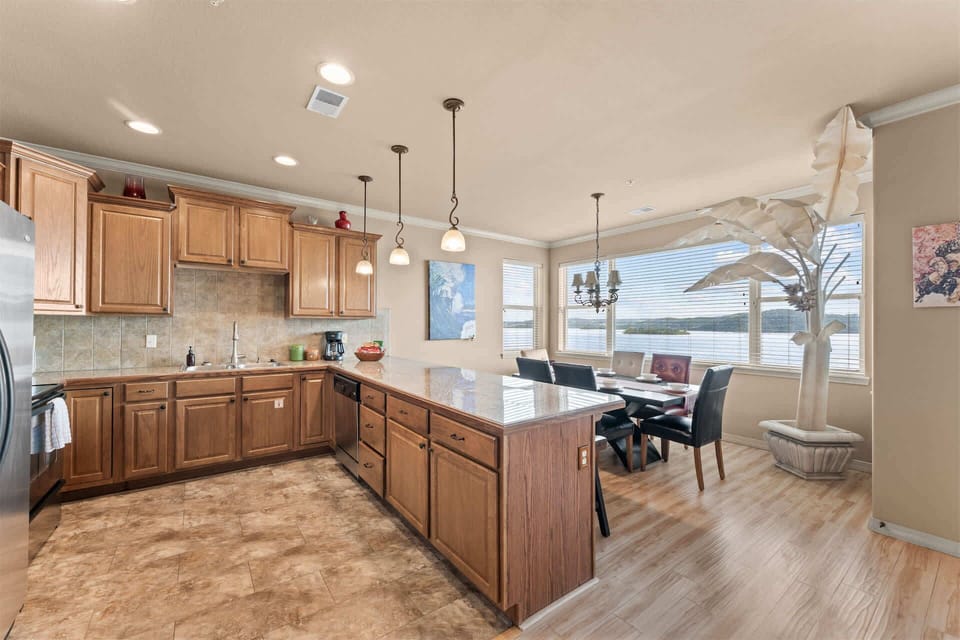 Condo, Multiple Beds (Yakov's Hideaway) | Private kitchen