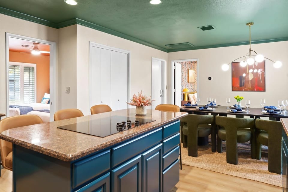 House | 8 bedrooms, high-speed internet