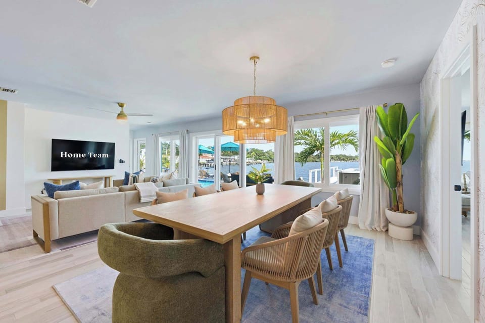 House | 5 bedrooms, high-speed internet