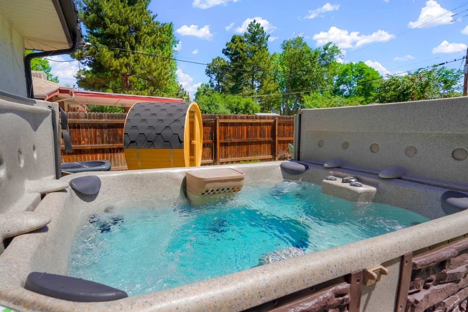 House | 5 bedrooms, high-speed internet