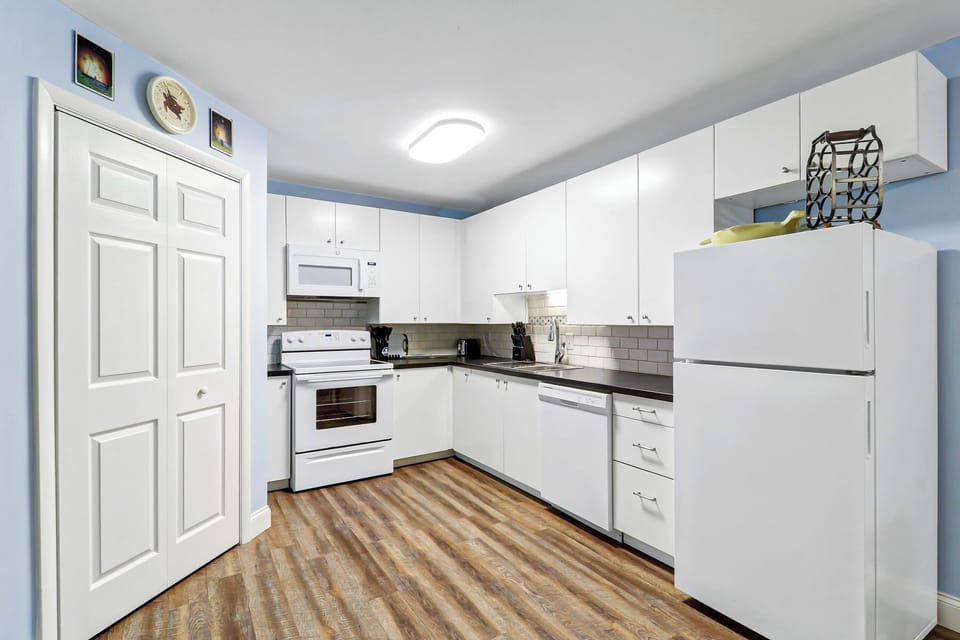 Ocean Walk 209A Kitchen - Fully equipped kitchen, for your meals away from home.
