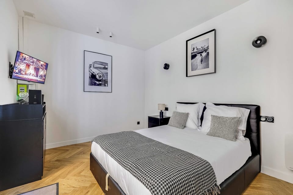 Charming Studio 2P - Canal Saint Martin Apartment in Paris
